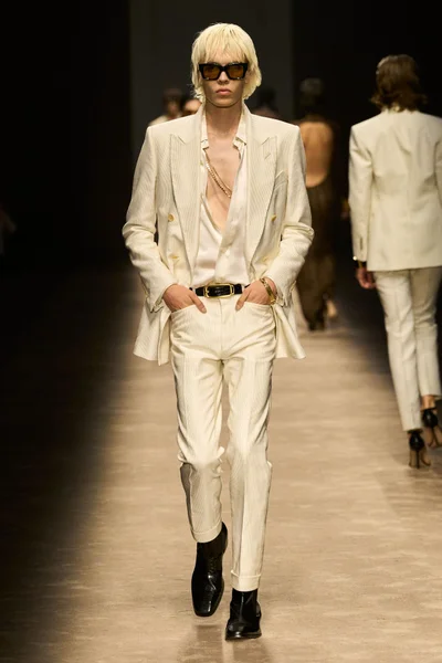 Look 21